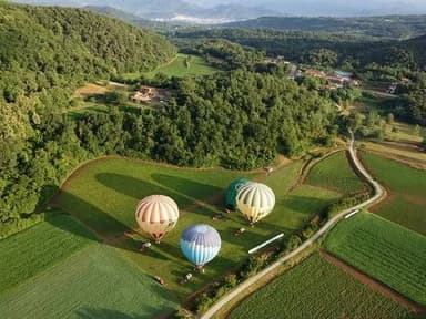 Private Hot Air Balloon over Volcanoes from Barcelona — photo 2