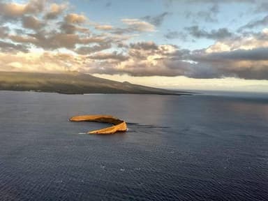 5 Island Maui County Discovery Flight — photo 3