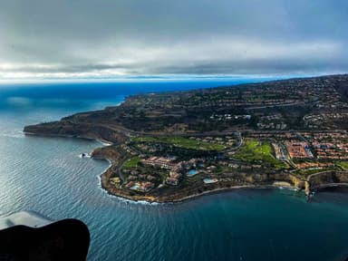 60 Minute Ultimate Orange County Coastline Helicopter Tour — photo 1