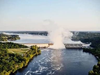 Bagnell Dam Special Helicopter Tour — photo 1
