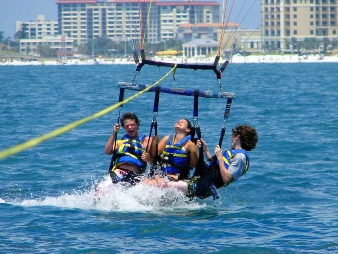 Chute Em Up Parasailing in Clearwater Beach