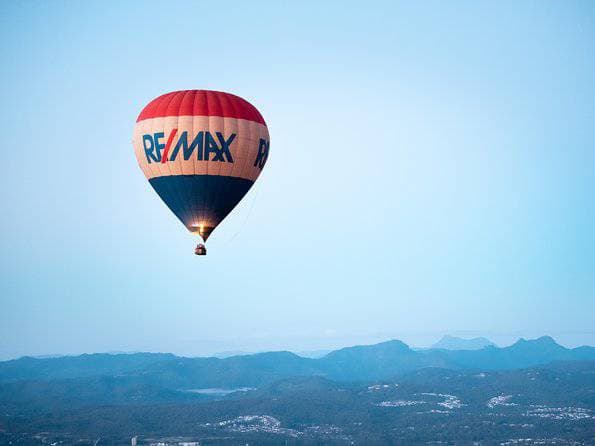 Gold Coast Hot Air Balloon with 5 Star Champagne Buffet Breakfast