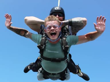 Des Moines Tandem Skydiving — photo 1