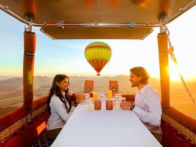 Exceptional Private ROYAL Hot Air Balloon Flight with Seated Air Breakfast — photo 1
