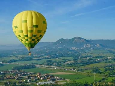 Exclusive Ballooning Barcelona Including Typical Breakfast in restaurant — photo 1