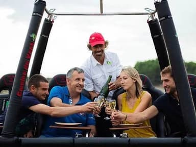 Gastronomic VIP hot air balloon flight — photo 1