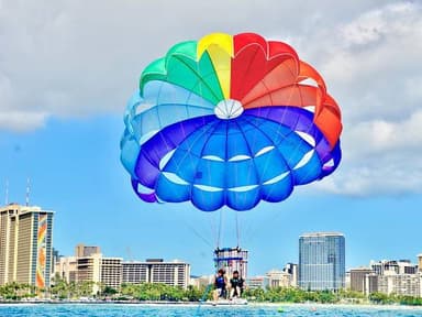 Guided Hawaiian Parasailing in Waikiki — photo 1