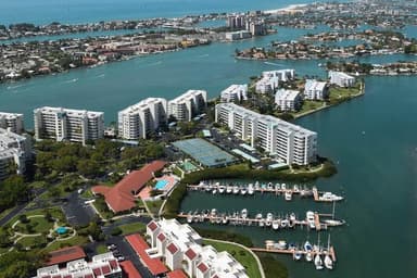 Helicopter Ride: Skyway Bridge, Fort Desoto & St. Pete Beaches — photo 2