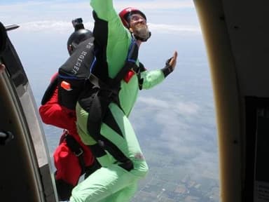 Learn to Skydive Solo in Kansas City — photo 1