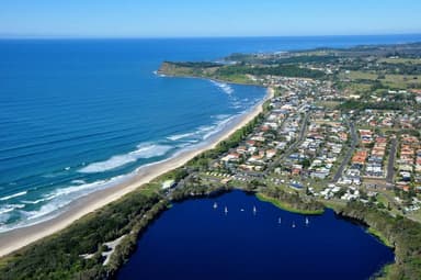 Lennox Head — photo 1