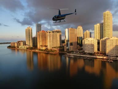 Luxurious Private Helicopter Tour with Champagne Toast in Miami — photo 3