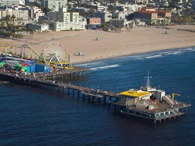 Santa Monica 30 Minutes Helicopter Tour of the Coastline — photo 4