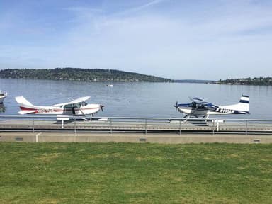 Mt Rainier Seaplane Tour Departing from Lake Washington — photo 2
