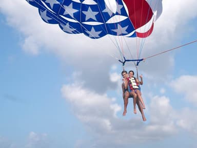 Oahu Parasailing Adventure — photo 1