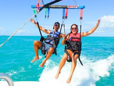 Parasailing at Smathers Beach in Key West — photo 4