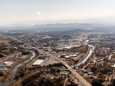 Pigeon Forge: Smoky Mountain Strip Tour — photo 3