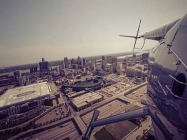 Private Helicopter Ride Detroit, South Suburbs - 20 Minutes — photo 4
