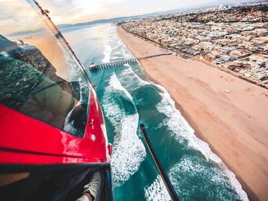 Private Helicopter Tour of Beaches & Downtown Los Angeles from Long Beach — photo 2