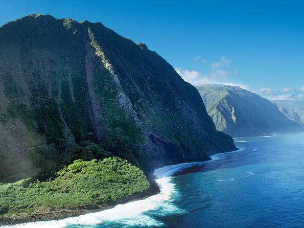 Private Moloka'i Sea Cliffs Helicopter Excursion from Lana'i