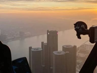 Private Sunset Helicopter Tour Detroit - 30 Minutes — photo 2