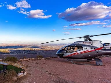 Neon & Nature Red Rock Canyon helicopter tour — photo 3