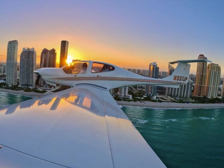 Fort Lauderdale: Private Luxury Airplane Tour with Champagne
