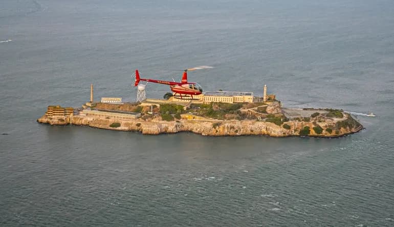 San Francisco: Golden Gate Bridge and Alcatraz Island Helicopter Ride