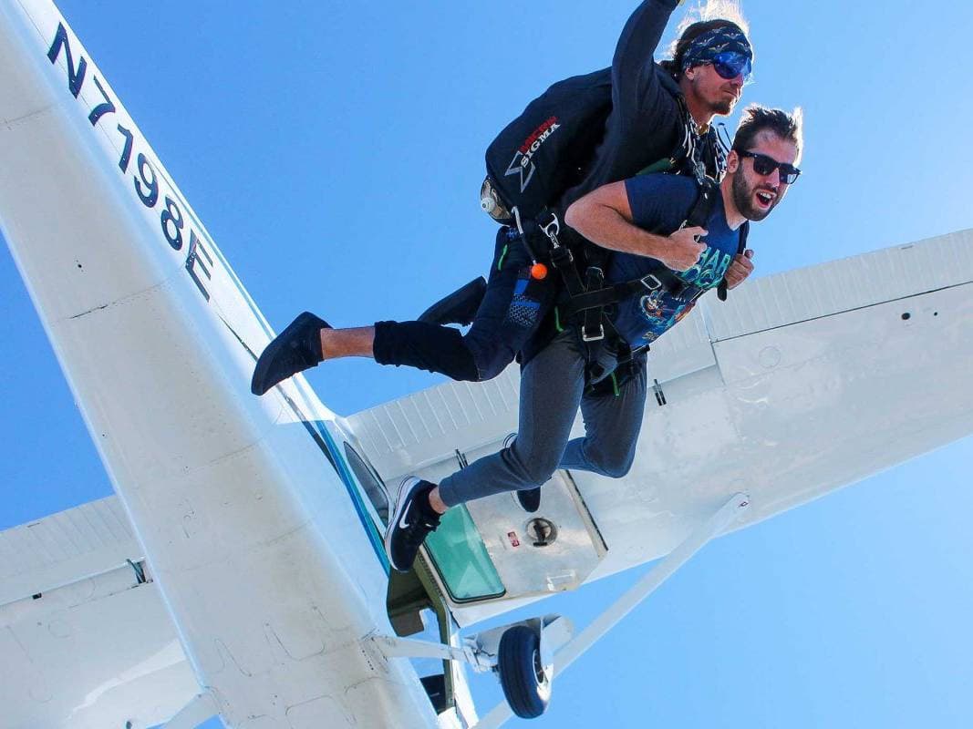 St. Louis Tandem Skydiving