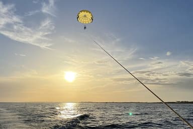 Sky High Parasailing Flight from Marina Cafe in Destin — photo 6