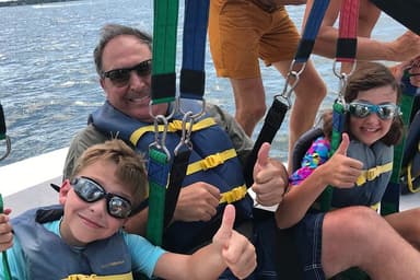 Sky High Parasailing Flight from Marina Cafe in Destin — photo 4