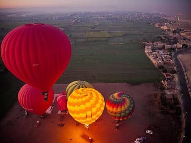 Sunrise Hot Air Balloon Tour in Luxor — photo 1