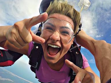 Tandem skydive in West Creek — photo 1