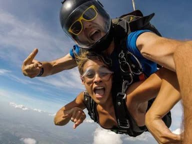 Tandem skydiving in Luling — photo 1