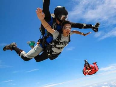 Tandem skydiving in Luling — photo 2