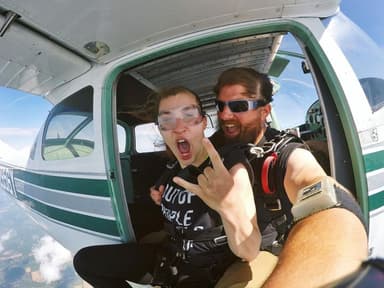 Tandem Skydiving in Pittstown — photo 1