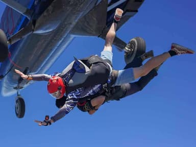 Tandem Skydiving with Skydive Midwest — photo 2