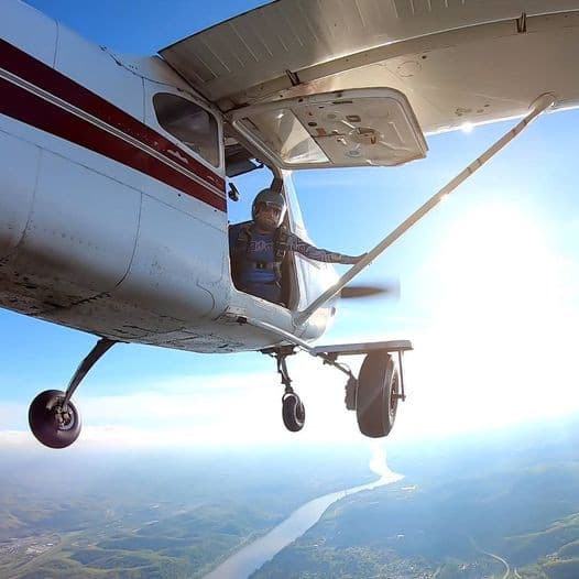 Tandem Skydiving with West Virginia Skydivers