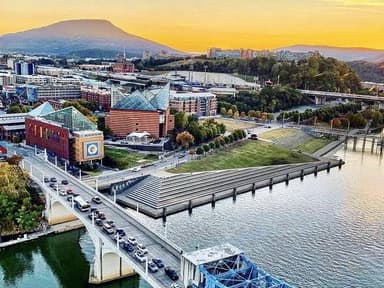 Private Helicopter Tour of Downtown Chattanooga — photo 2