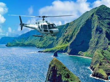 West Maui & Molokai Helicopter Tour with Oceanfront Landing — photo 1